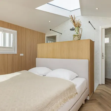 Holiday home Lua House